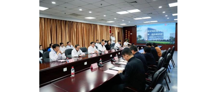 深圳凯发天生赢家一触即发首页集团代表团前往沈阳医学院附属中心医院召开调研研讨，共同探寻生命健康产业合作新机遇